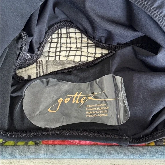 Gottex Black Swimsuit One Piece Sz 6 NWR